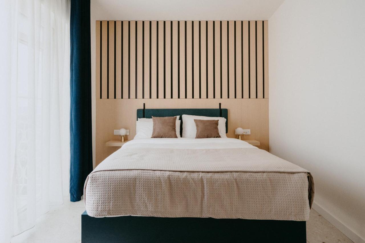 Townhouse17 Boutique Bed & Breakfast Виктория Екстериор снимка